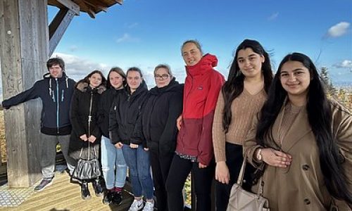 ludwig-steil-hof-newsbeitrag-hoch-hinaus-mit-einer-menge-wissenszuwachs-und-guter-laune-angehende-fachkraefte-mit-ina-boeker