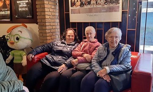 ludwig-steil-hof-newsbeitrag-kinozauber-im-herzen-espelkamps-amalia-senger-helene-herzog-getraud-hellmann