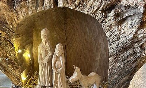 ludwig-steil-hof-newsbeitrag-krippenausstellung-begeistert-besucher-holz-krippe